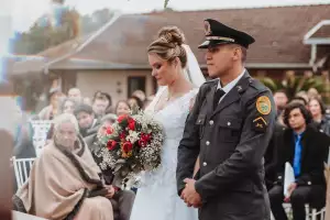 Šaty Na Svatbu Host Levně
